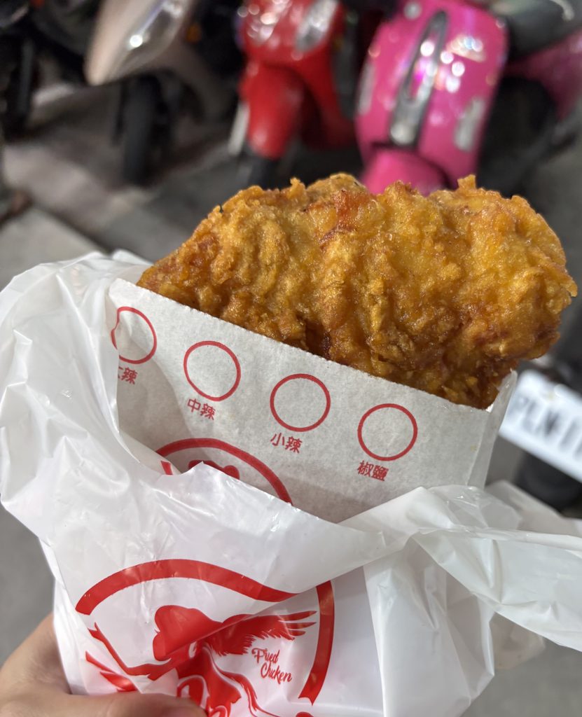 天使雞排の大きなフライドチキン